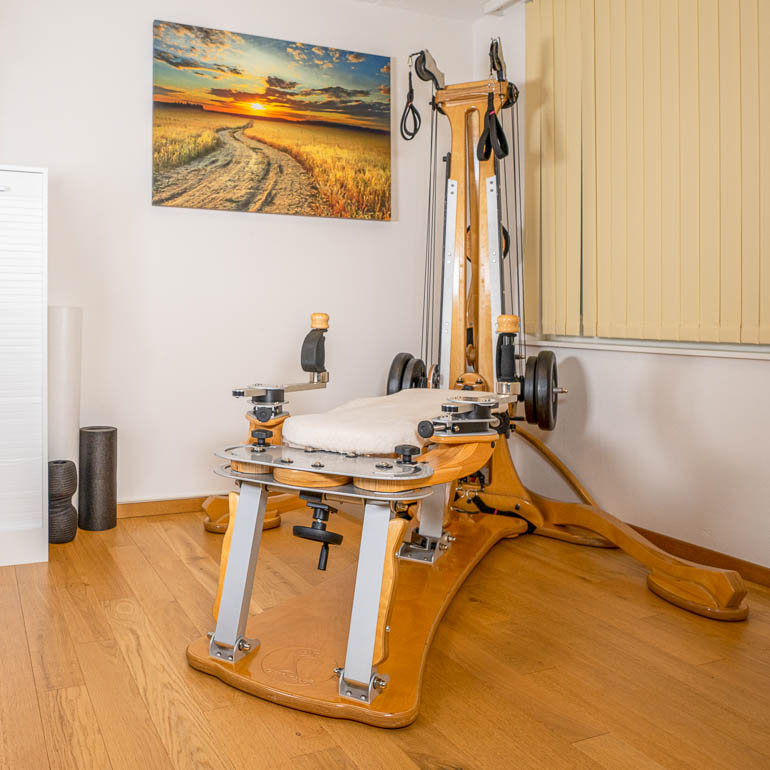 Atma Trainingsraum Gyrotonic® Pulley Tower Der Gyrotonic® Pulley Tower ist Teil der Ausrüstung, die Mitgliedern und Kunden beim Personal Training zur Verfügung steht.